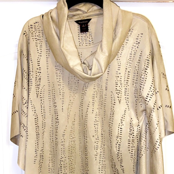 Light weight patterned blouse - Picture 1 of 5